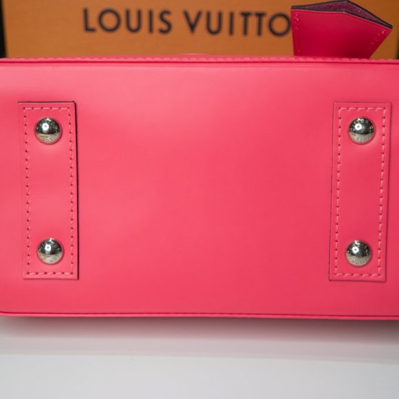 Louis Vuitton Epi Alma BB Dragon Fruit (Discontinued Color) - Picture 12 of 14